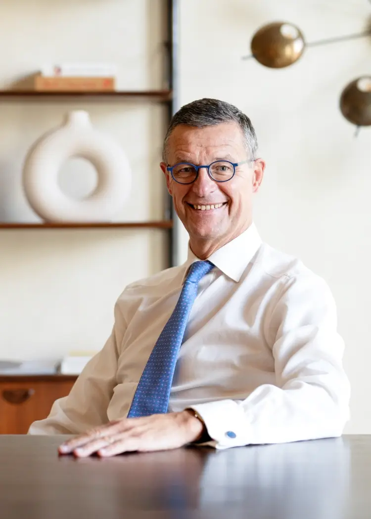 _left-Feb-12-2026-01-00-28-5344-PM